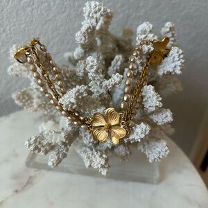 NY Collection Gold and Pearl Dogwood Bloom Bracelet